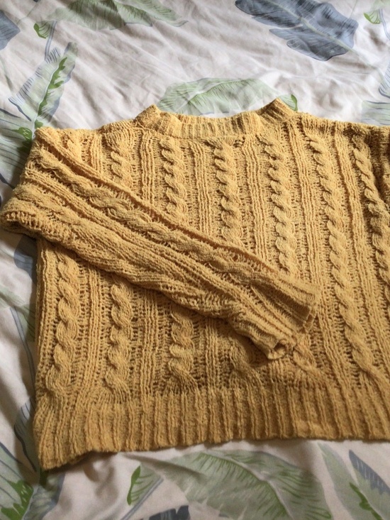 Chandail jaune or - Picture 1 of 2